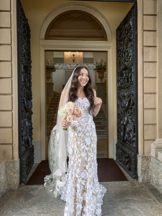 Oscar de la Renta Dresses & Skirts - Oscar De La Renta Embroidered Lace Bridal Gown with Veil - White Floral